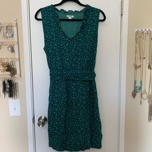 Sleeveless dress with heart pattern